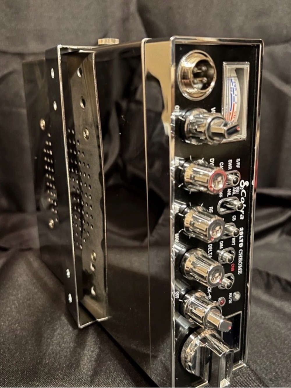 Cobra 29 LTD Chrome Professional CB Radio with Microphone - Picture 3 of 14